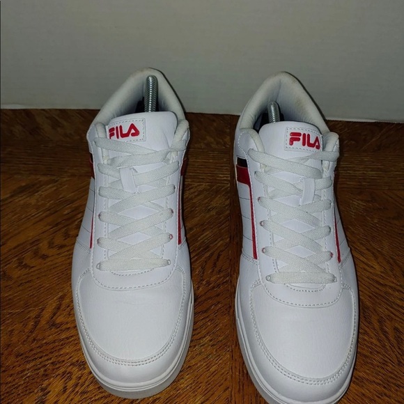Fila 1cm00876-113 low top sneakers size 10. - Picture 7 of 10